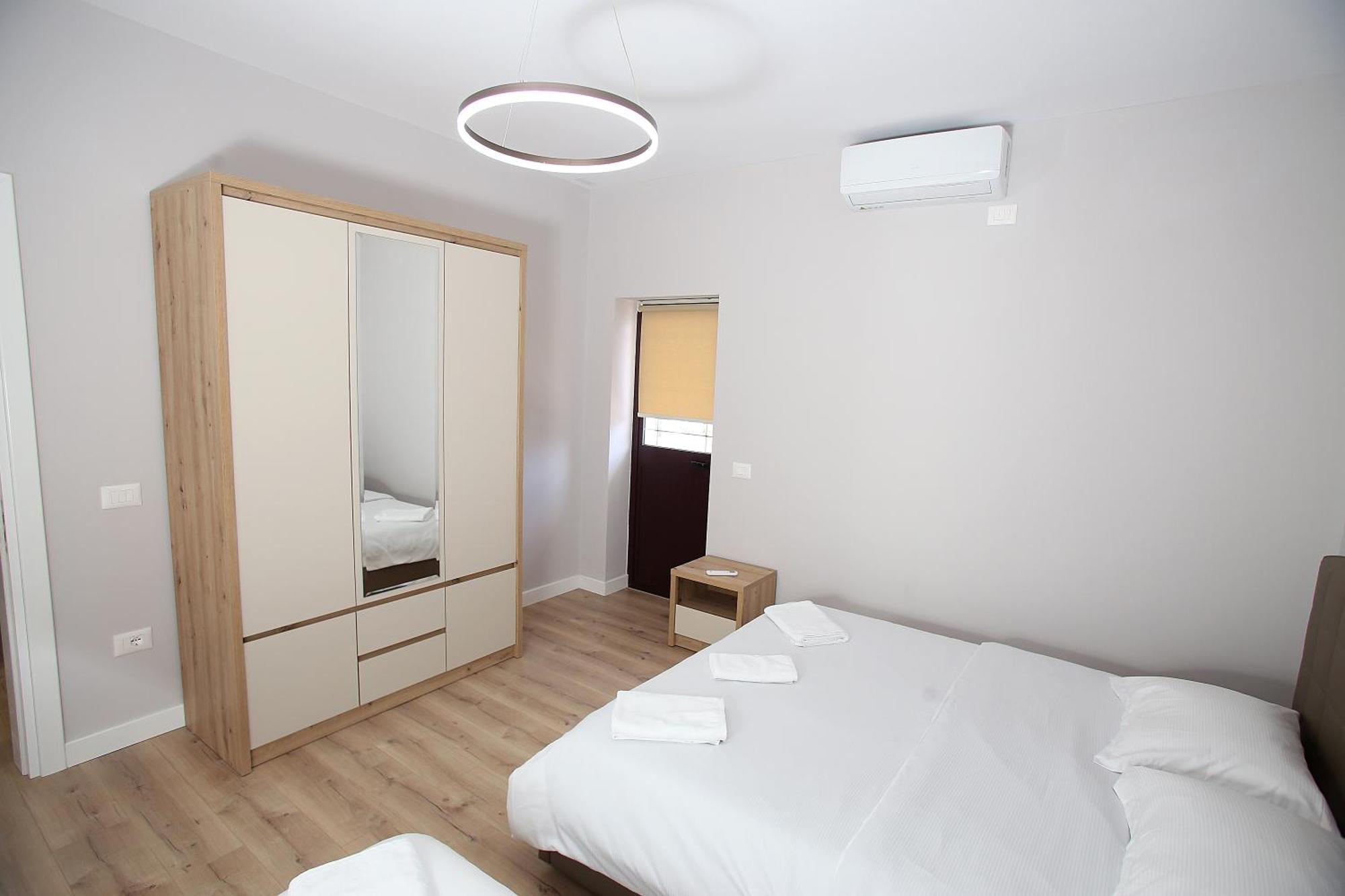 The Met Apartments Durres Exterior photo